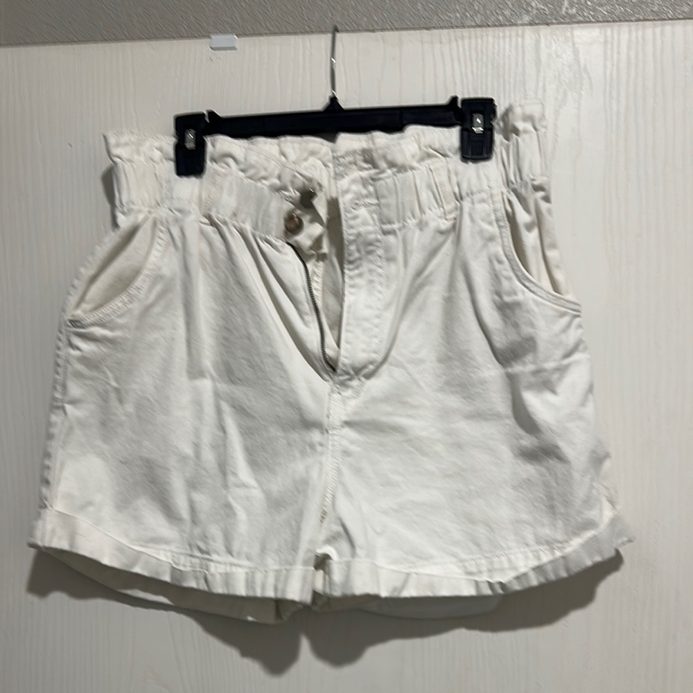 H&M White High Waist Shorts with Elastic Waistband